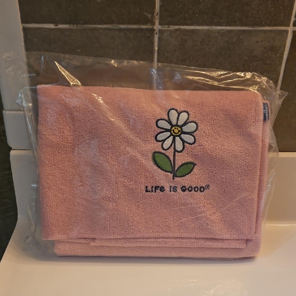 Life is Good Pink Towel with Daisy Design